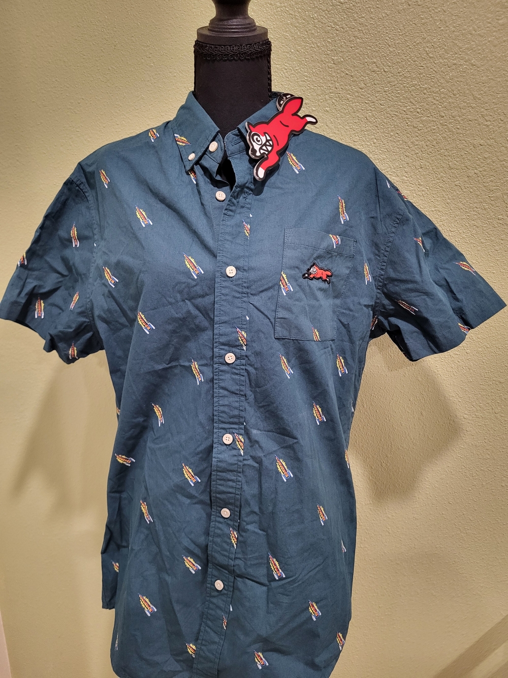 Men's Ice Cream Lift Woven Short Sleeve Blue Button-up Shirt Size Medium.